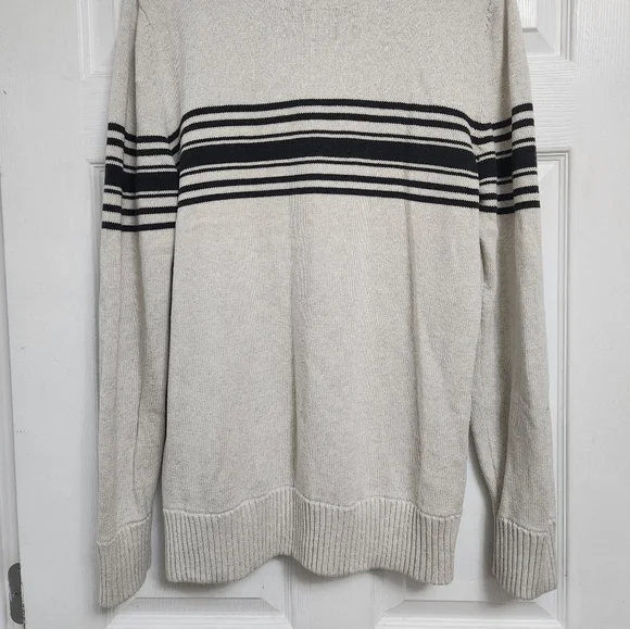 Sweater - Picture 2 of 3